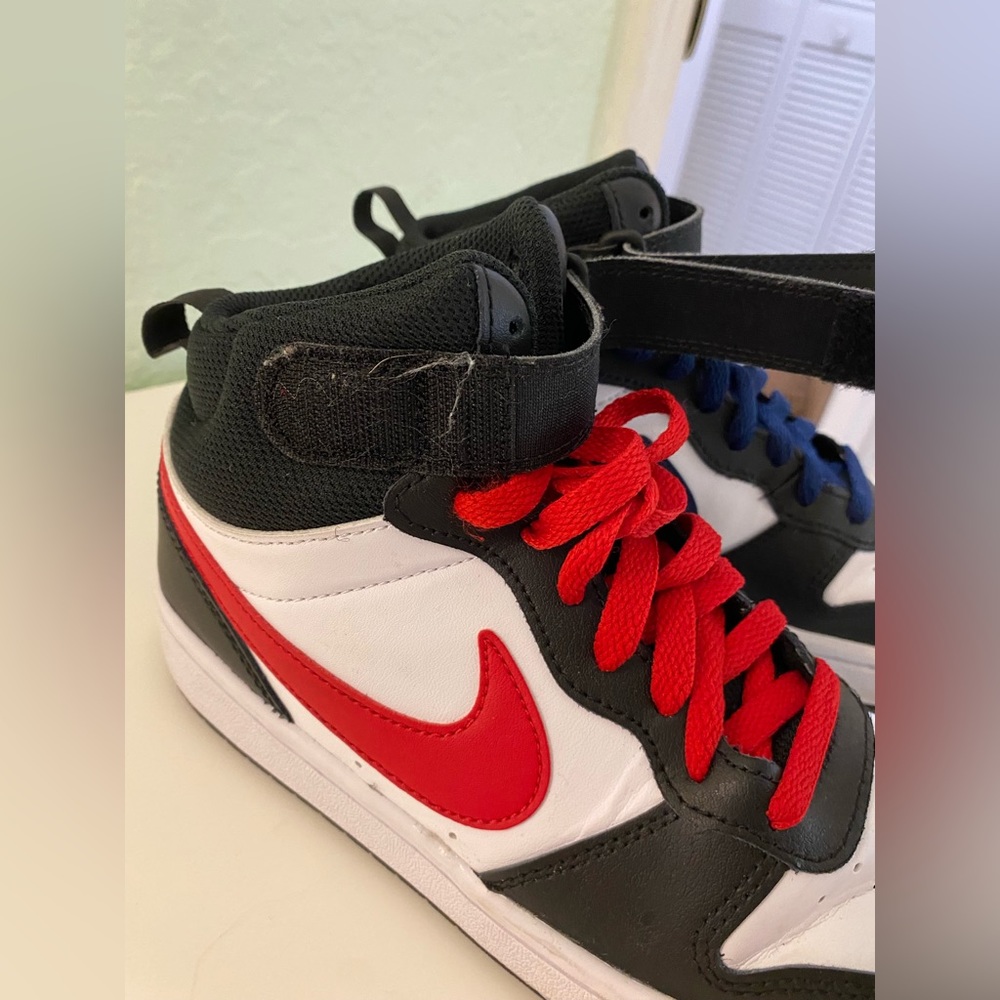 Nike SB Kids Court Borough Mid 2 White, Red, & Black Shoes - Picture 5 of 9